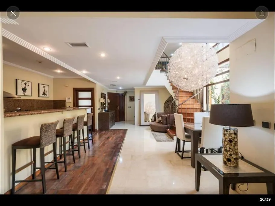 Luxury Villa On Mistral Beach, Puerto Banus. ماربيا إسبانيا